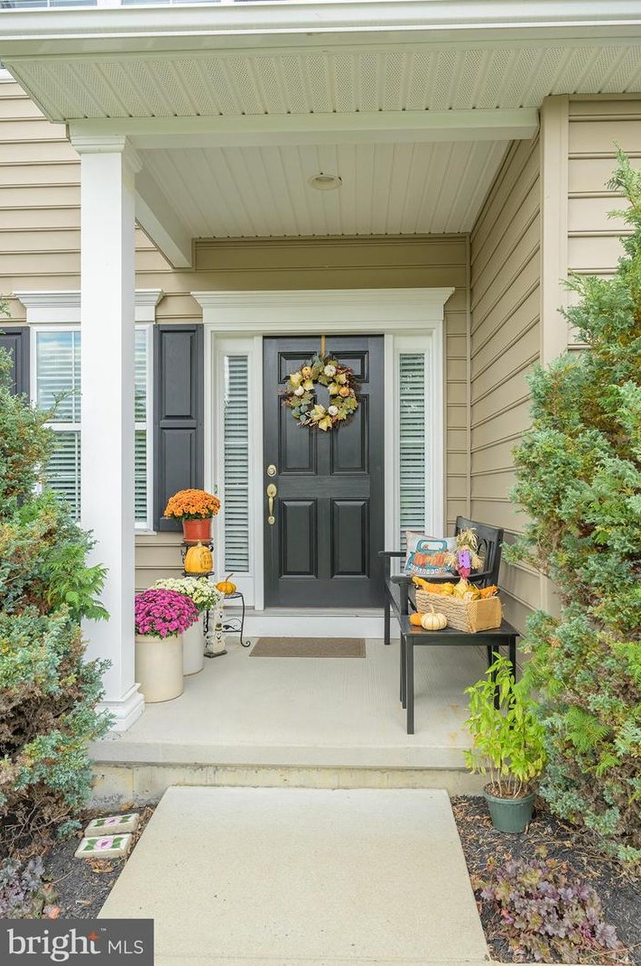 30 New Village Greene Dr, Honey Brook, PA 19344-8609