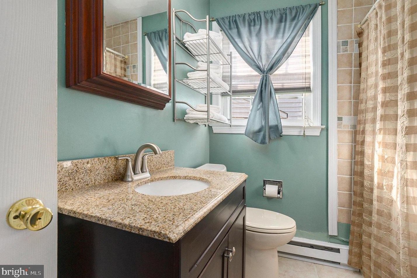 1704 Stirling St, Coatesville PA  19320-2564 exterior