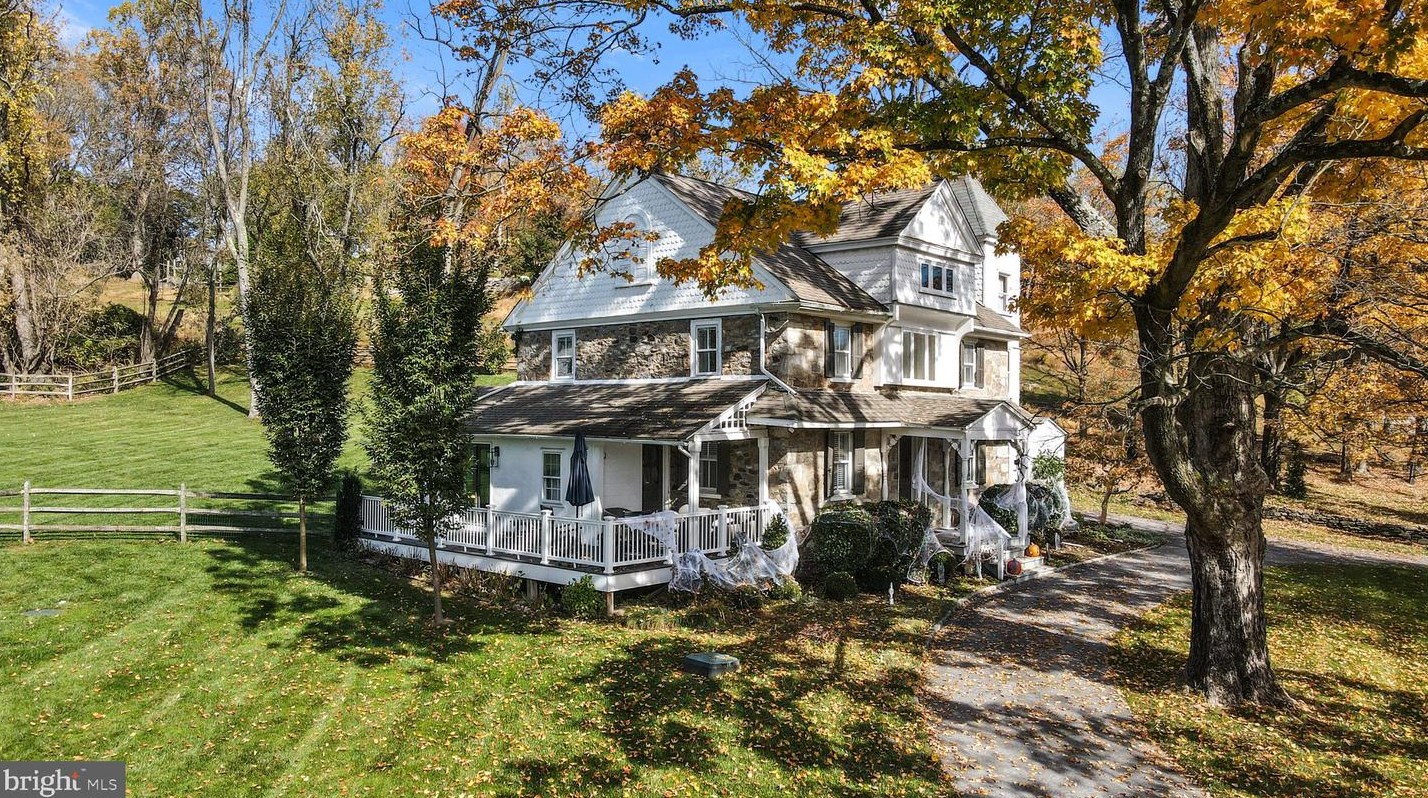 701 Oakbourne Rd, West Chester, PA 19382-7509