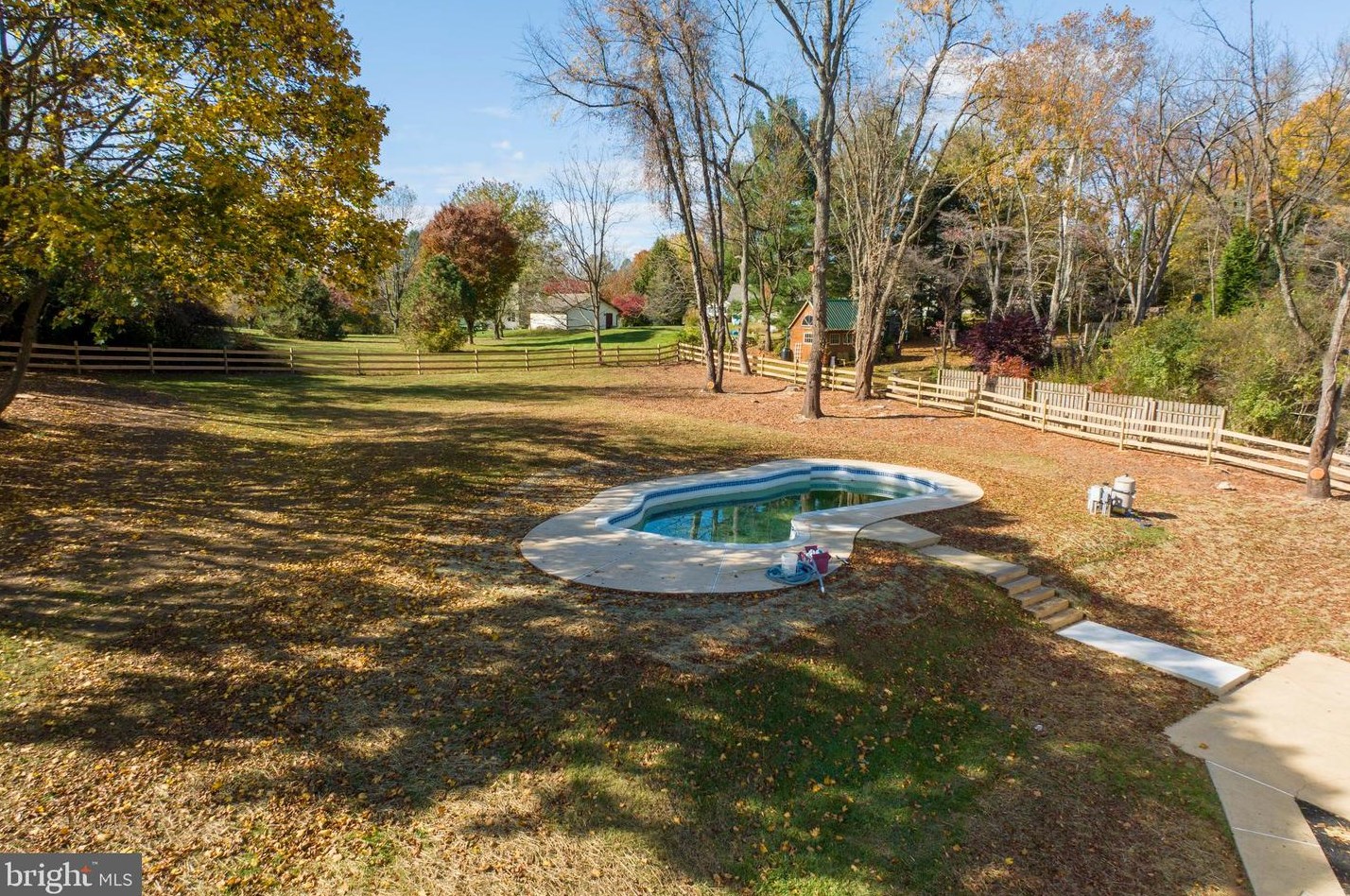 225 Colwyn Ter, West Chester PA  19380-1182 exterior