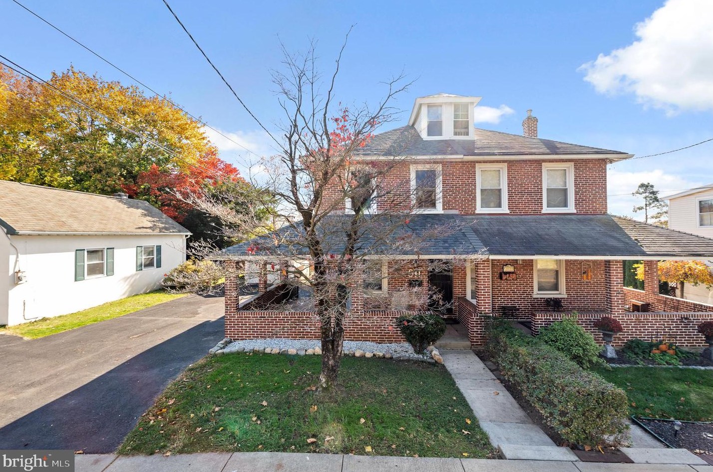811 Old Lancaster Rd, Berwyn, PA 19312