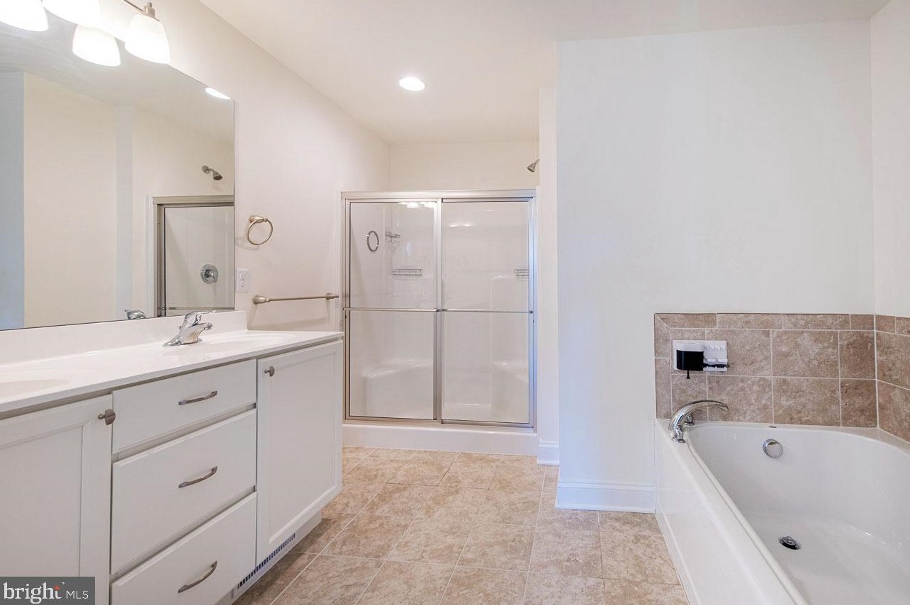 336 Kemper Dr, Honey Brook PA  19344 exterior