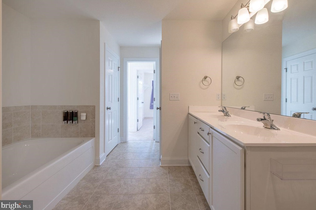 336 Kemper Dr, Honey Brook PA  19344 exterior