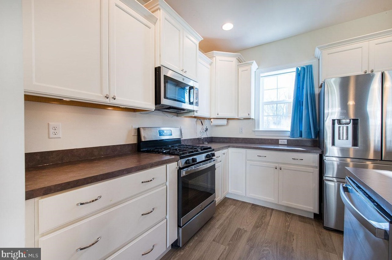 336 Kemper Dr, Honey Brook PA  19344 exterior