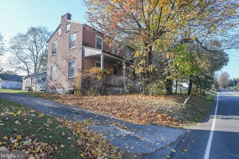 2057 Newark Rd, New London Township, PA 19352-1317