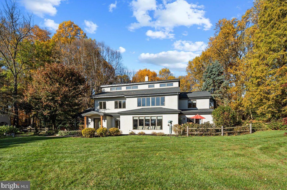 2853 Flowing Springs Rd, Spring City, PA 19475