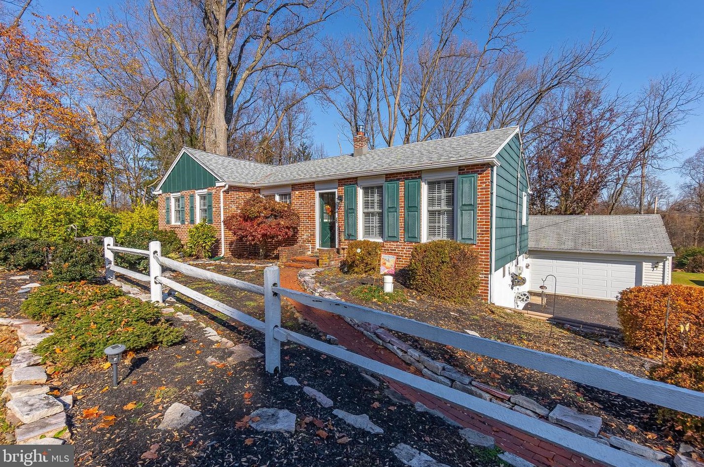129 E Hilltop Rd, West Chester, PA 19382
