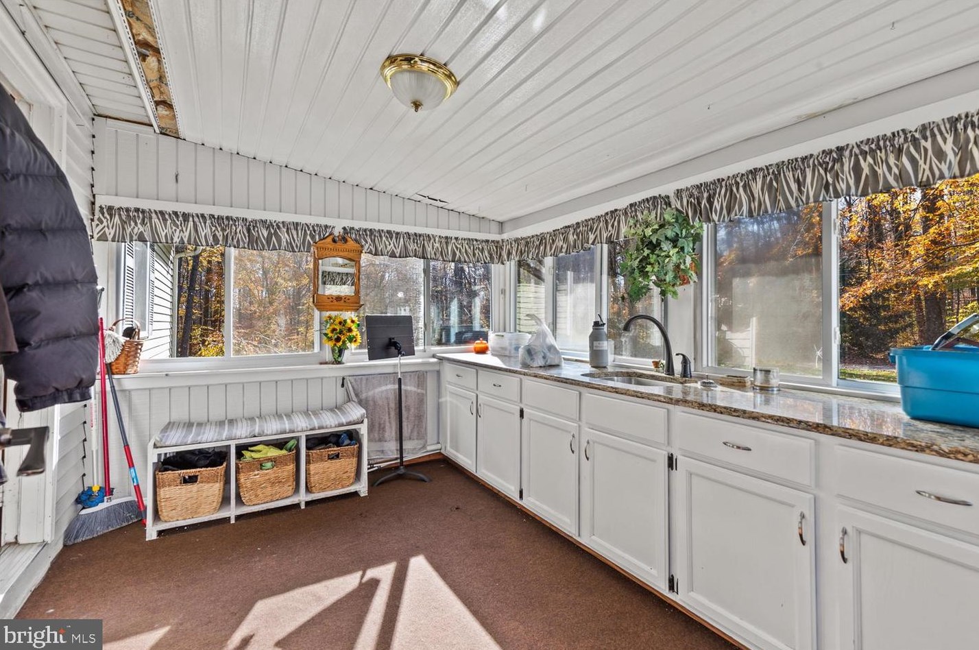 102 Walton Ln, Coatesville PA  19320-1051 exterior