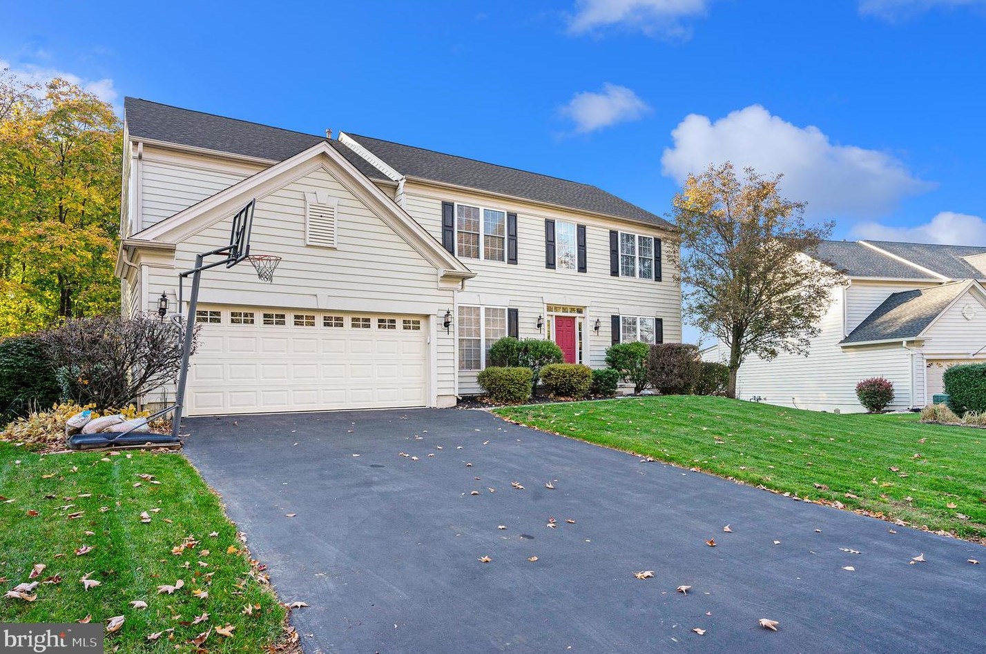 213 Bayberry Dr, Chester Springs, PA 19425-3637