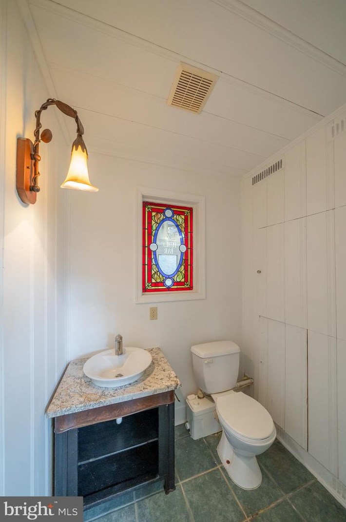 2255 Strasburg Rd, Romansville, PA 19320-4437