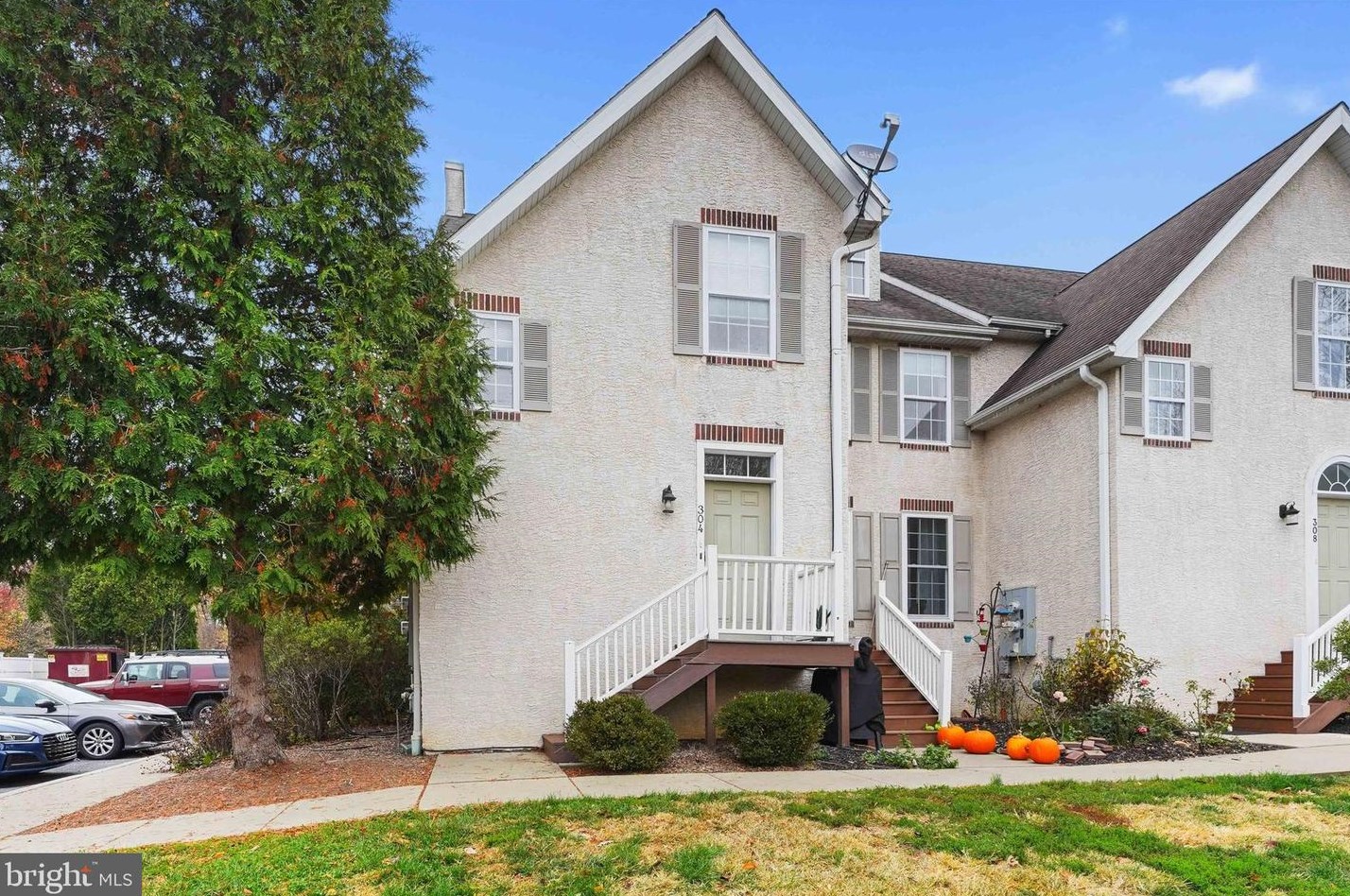 304 River Birch Cir, Kennett Sq, PA 19348