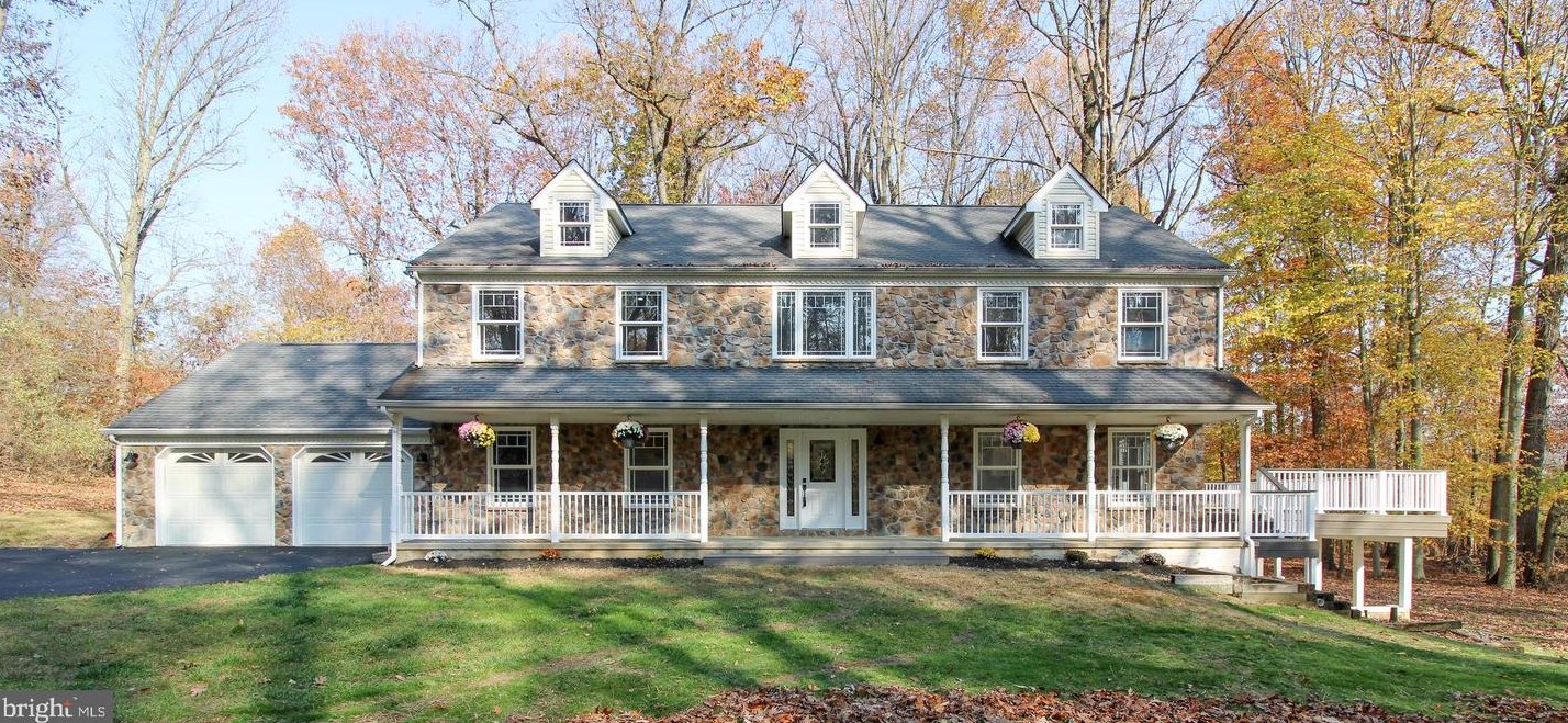1301 Crestmont Dr, Downingtown, PA 19335