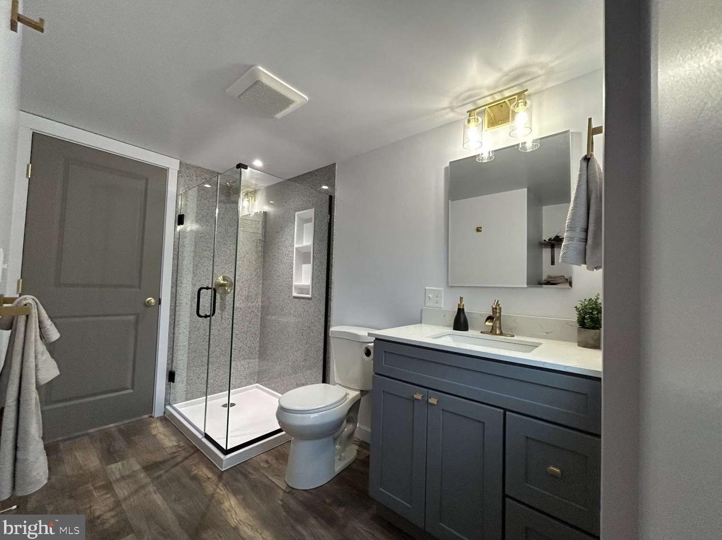 401 Ash Rd, Coatesville PA  19320-1137 exterior