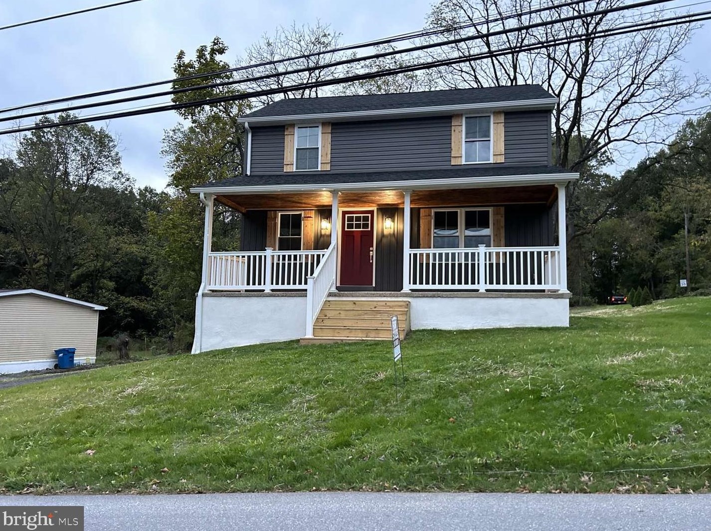 401 Ash Rd, Coatesville PA  19320-1137 exterior