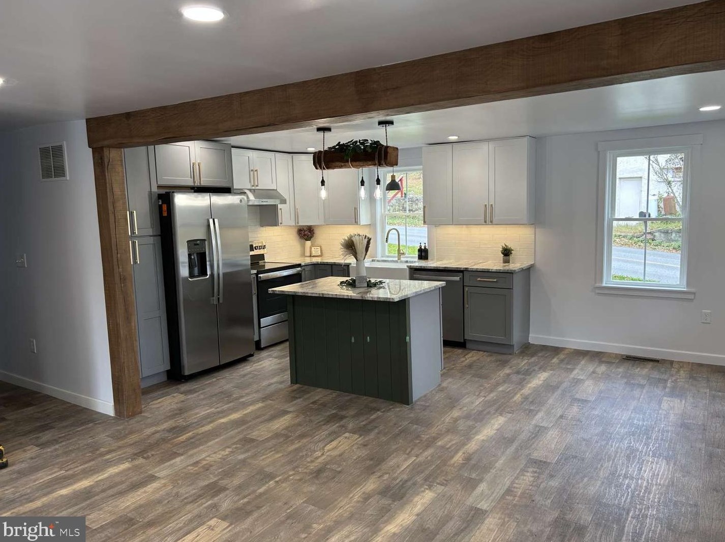 401 Ash Rd, Coatesville PA  19320-1137 exterior