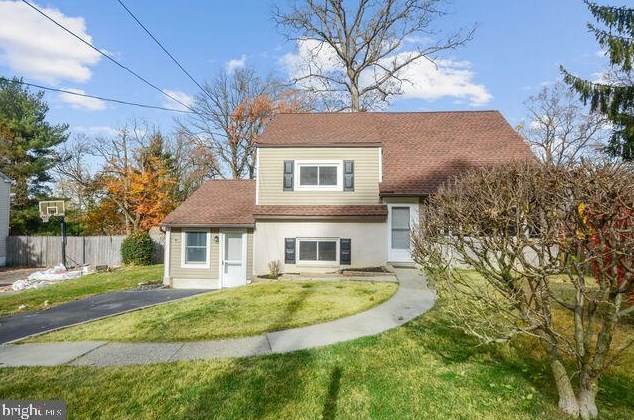 5 Jacqueline Dr, Paoli, PA 19301