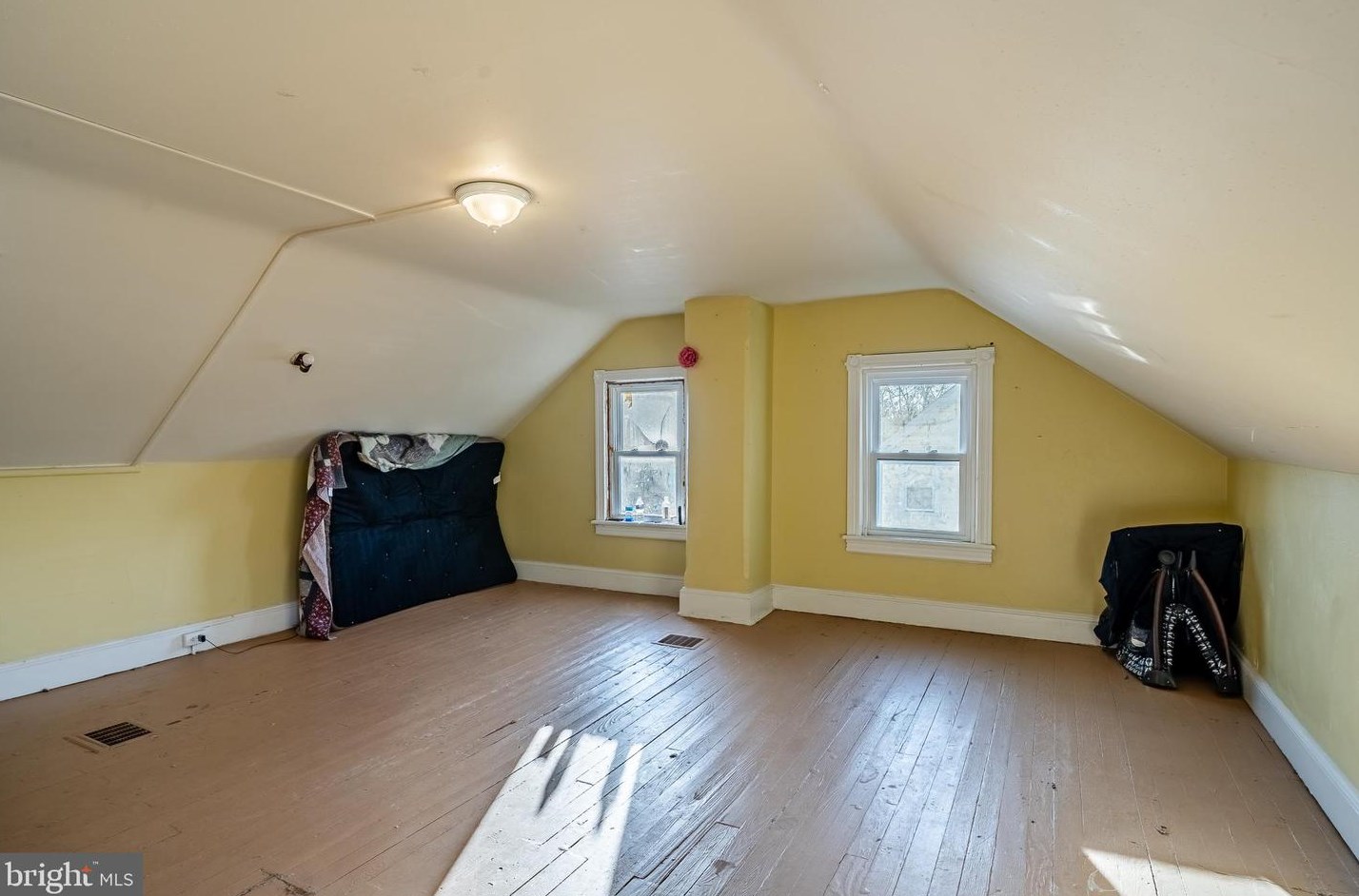 434 Maple Ave, Coatesville PA  19320-3602 exterior