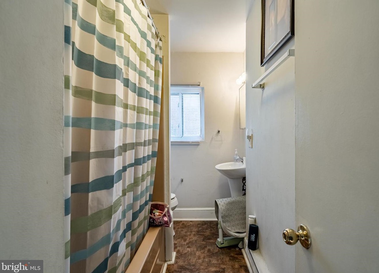 434 Maple Ave, Coatesville PA  19320-3602 exterior