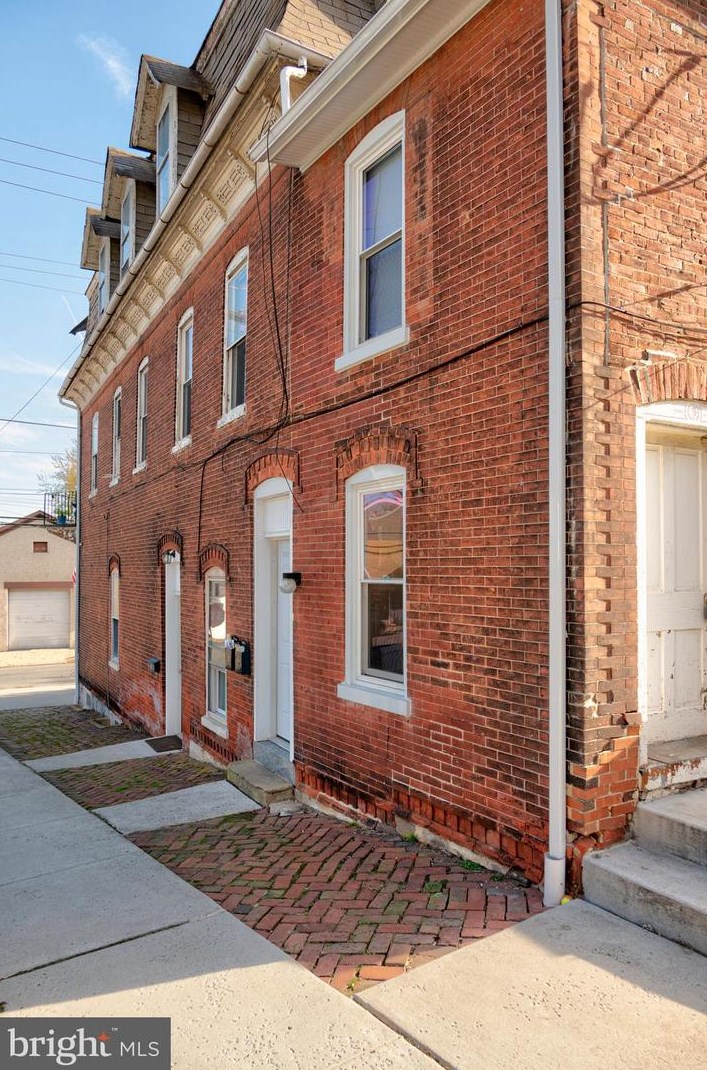300 S Main St, Spring City, PA 19475