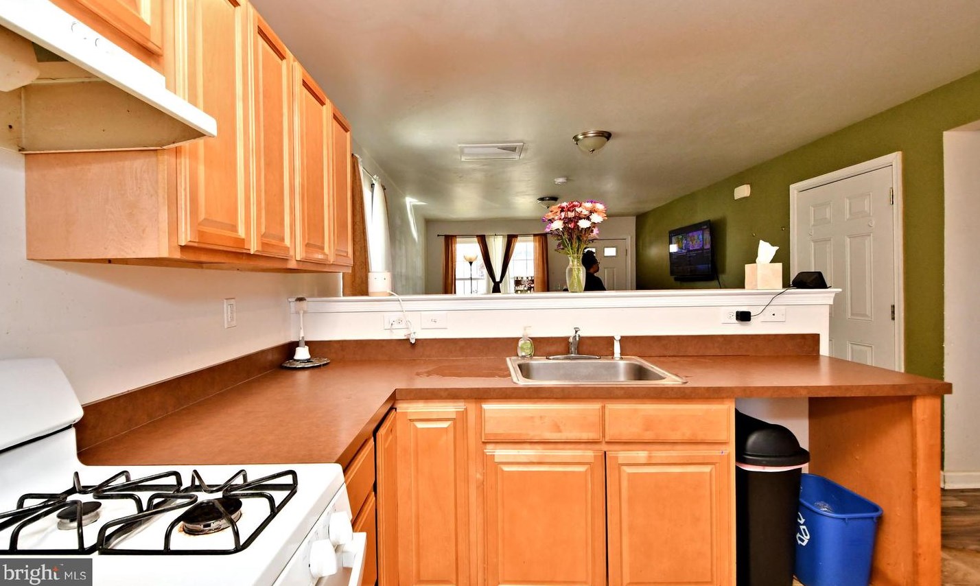 315 Community Ln, Coatesville PA  19320-3733 exterior