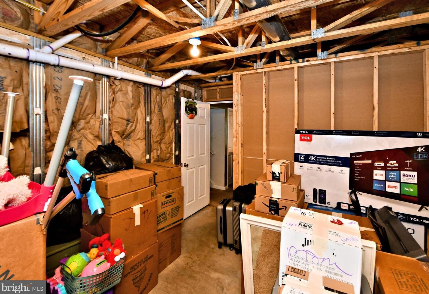 315 Community Ln, Coatesville PA  19320-3733 exterior