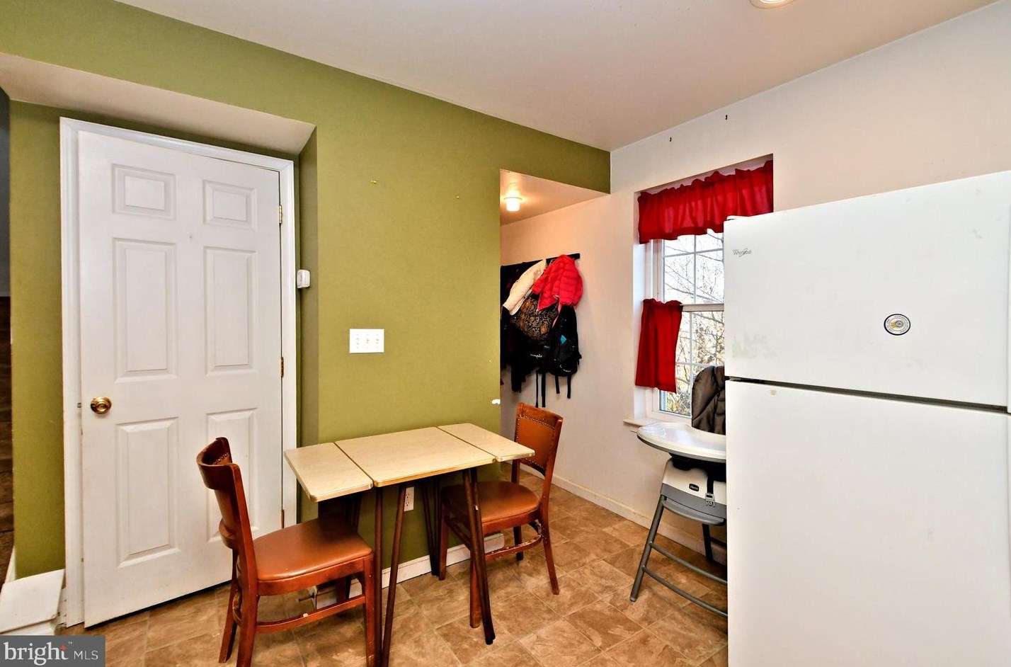 315 Community Ln, Coatesville PA  19320-3733 exterior