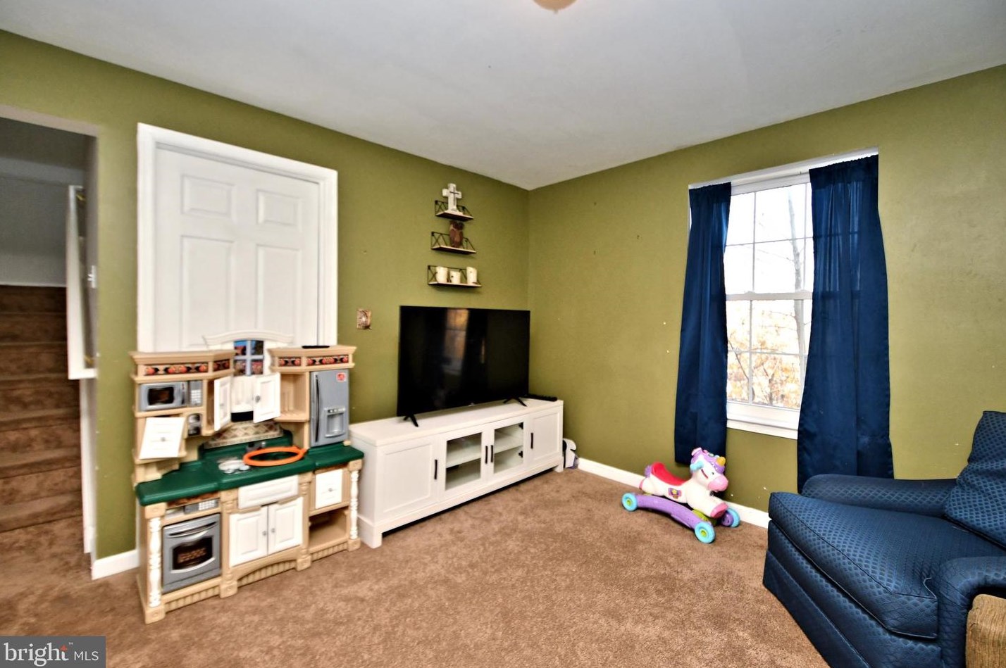 315 Community Ln, Coatesville PA  19320-3733 exterior