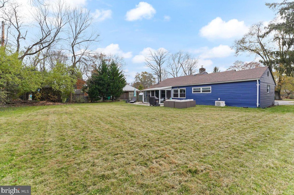 207 Locust Ln, Exton PA  19341-2402 exterior