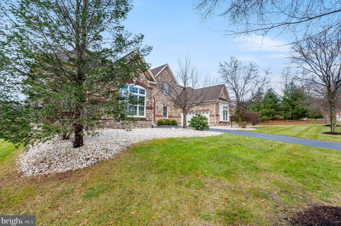 2112 Ferncroft Ln, Chester Springs, PA 19425-3846