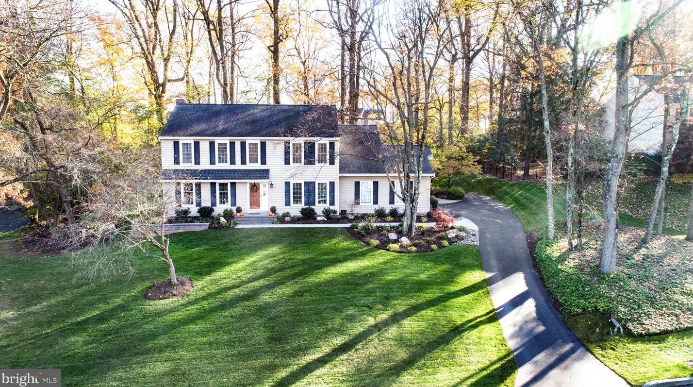 105 Hickory Dr, Downingtown, PA 19335