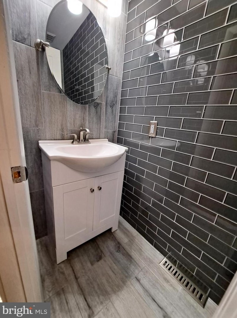 400 Lynetree Dr, West Chester PA  19380-1711 exterior