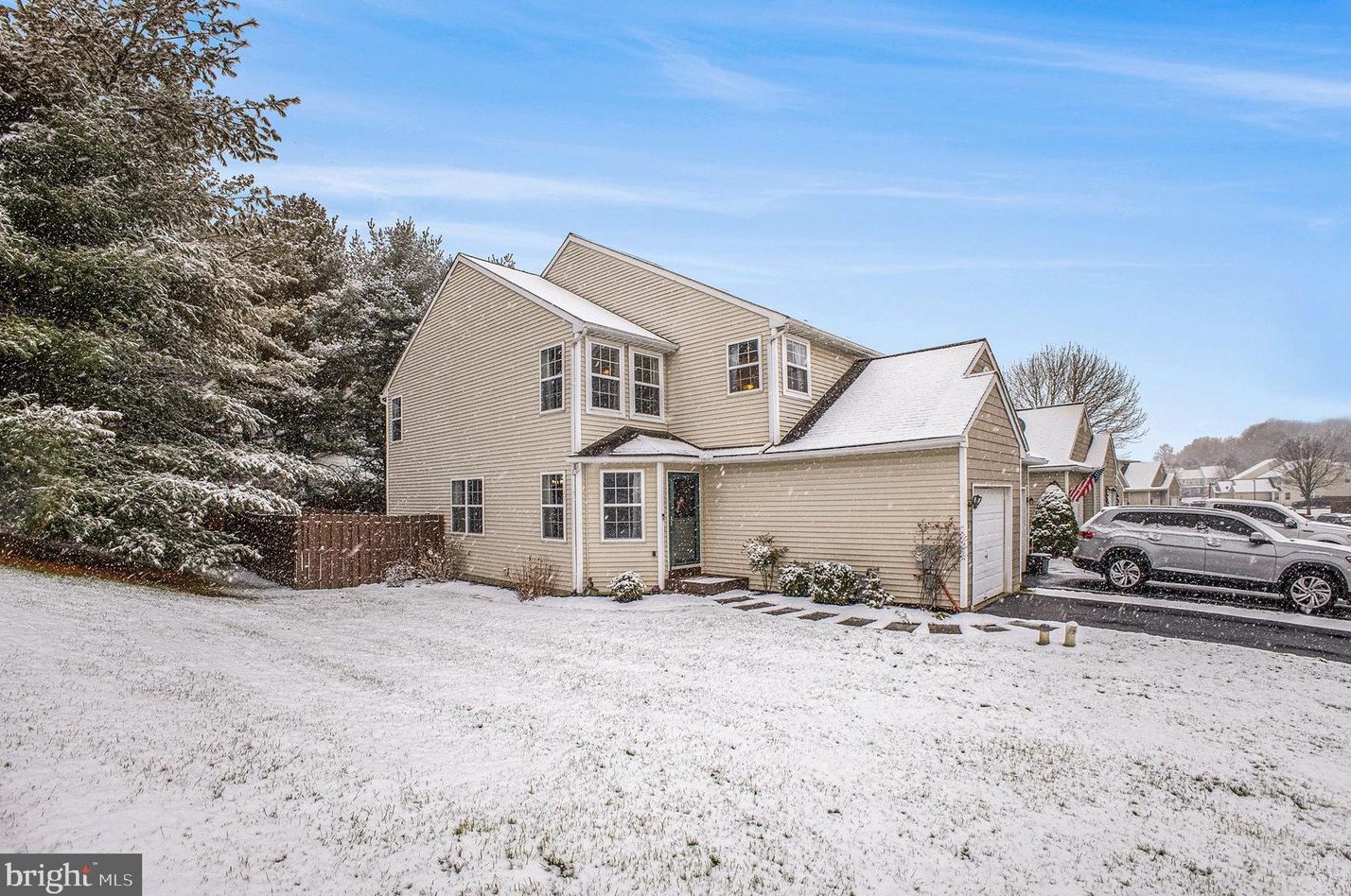 1 Danielle Ln, Romansville, PA 19320-2779
