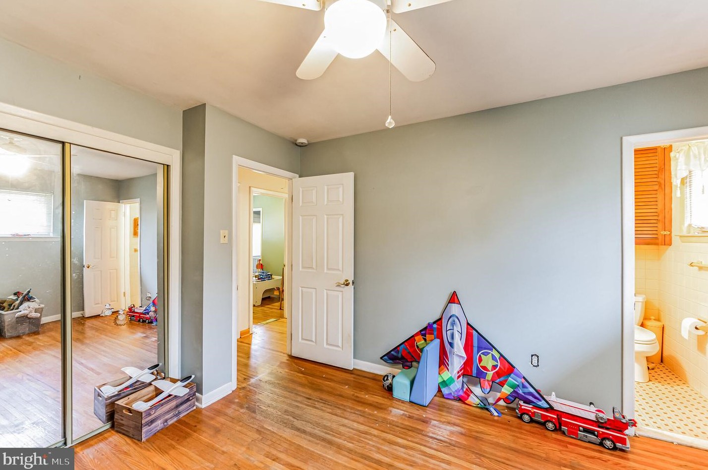 949 Queen Dr, West Chester PA  19380-1443 exterior