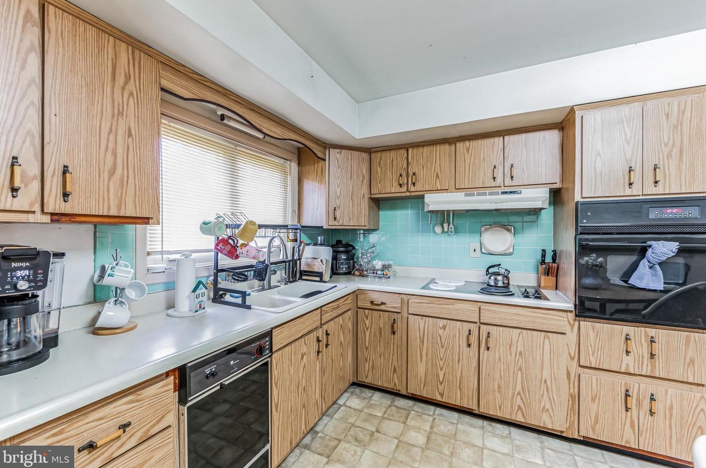 949 Queen Dr, West Chester PA  19380-1443 exterior