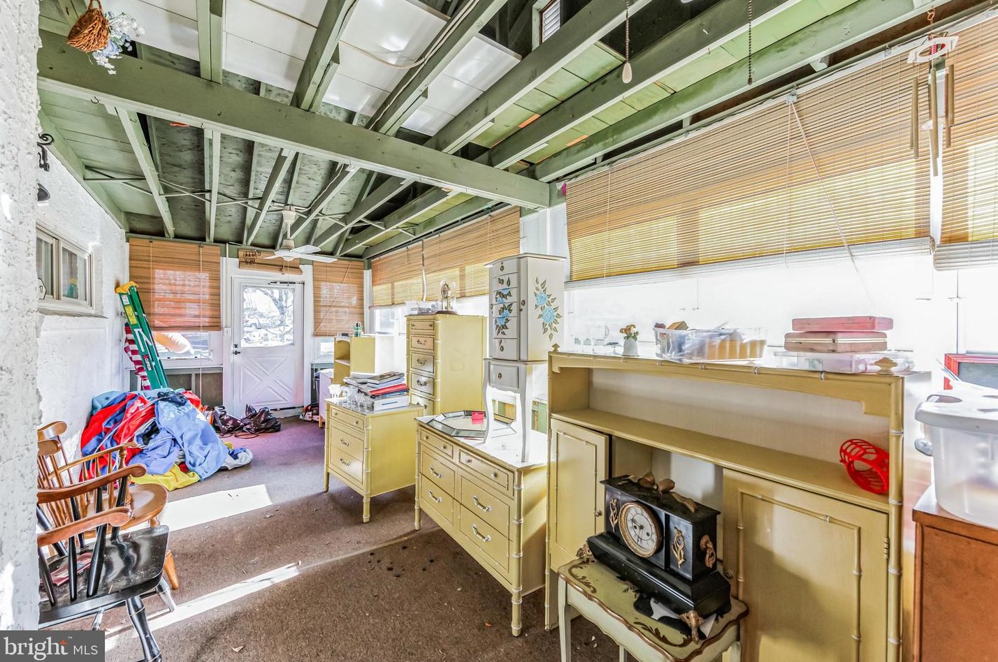 949 Queen Dr, West Chester PA  19380-1443 exterior