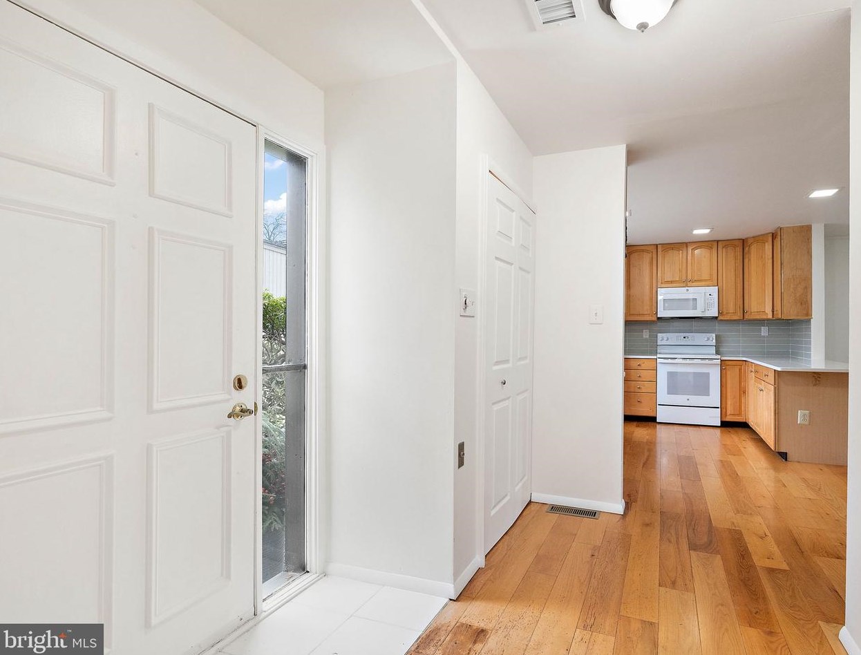 310 Devon Ln, West Chester PA  19380-6823 exterior