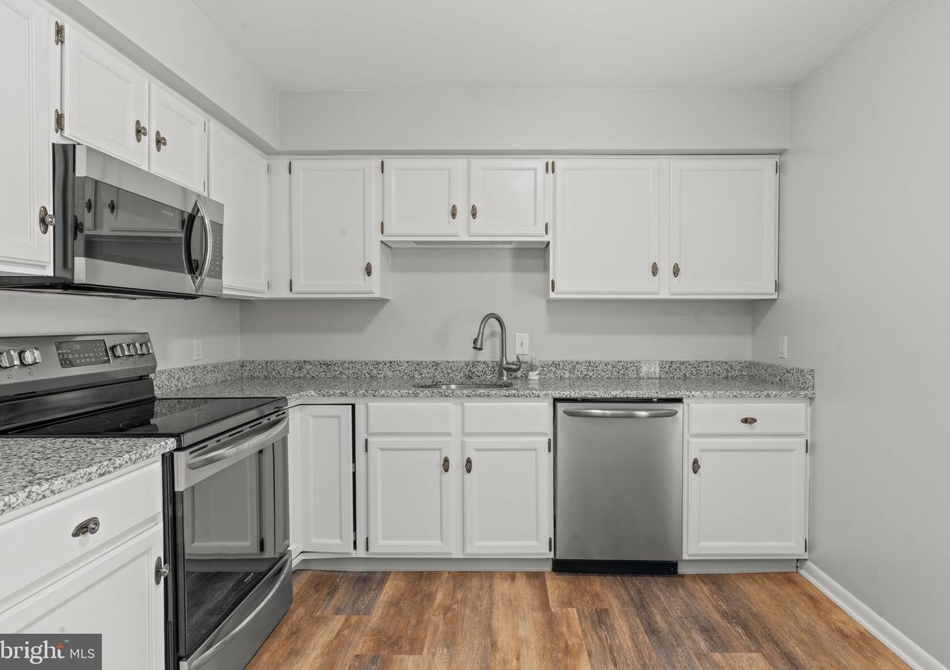 216 Valley Stream Ln, Wayne, PA