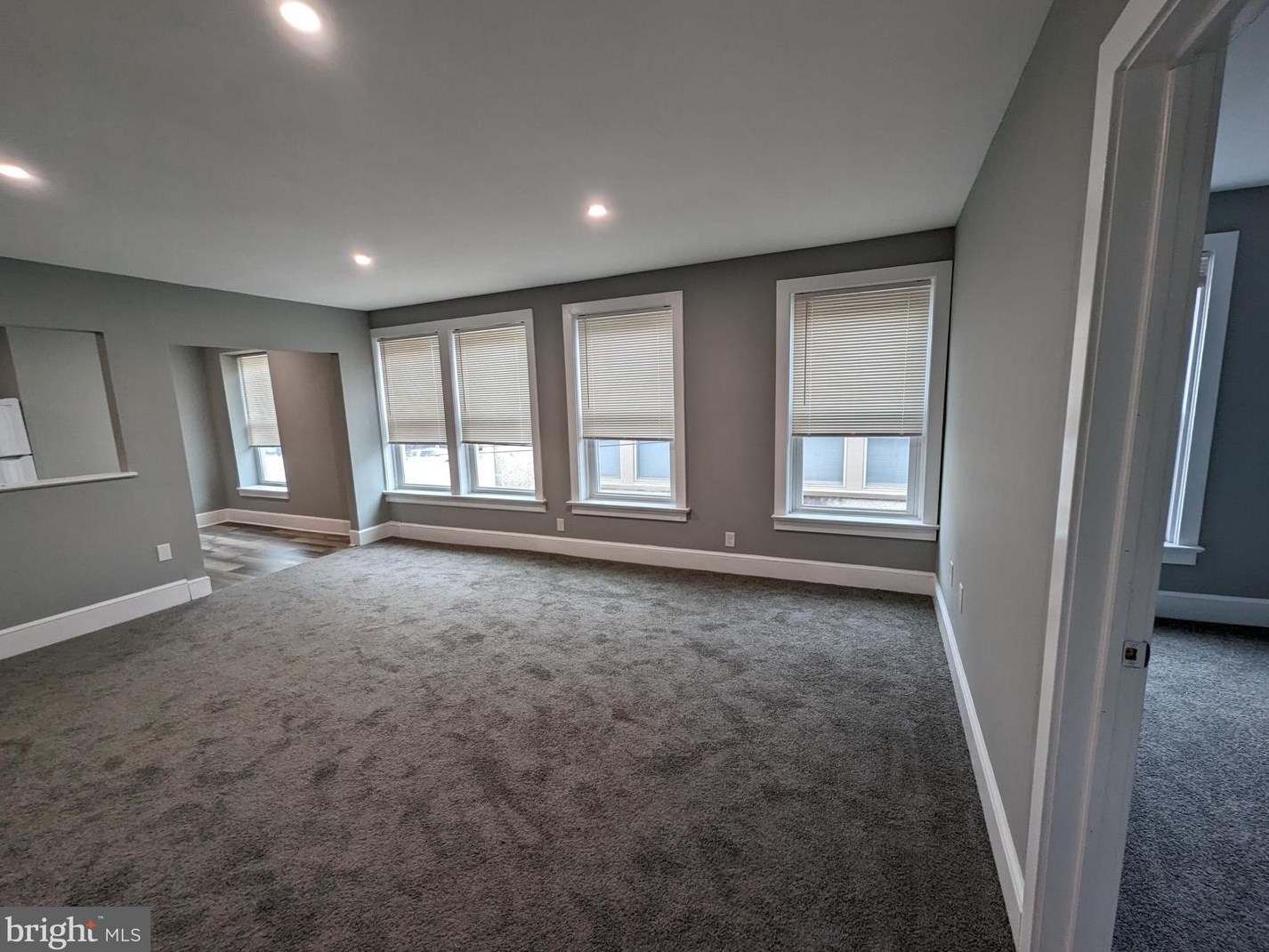 55 S 3rd St #2, Oxford, PA 19363