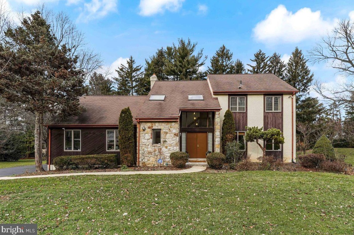 3 Berkshire Ter, Wayne, PA 19087-1916