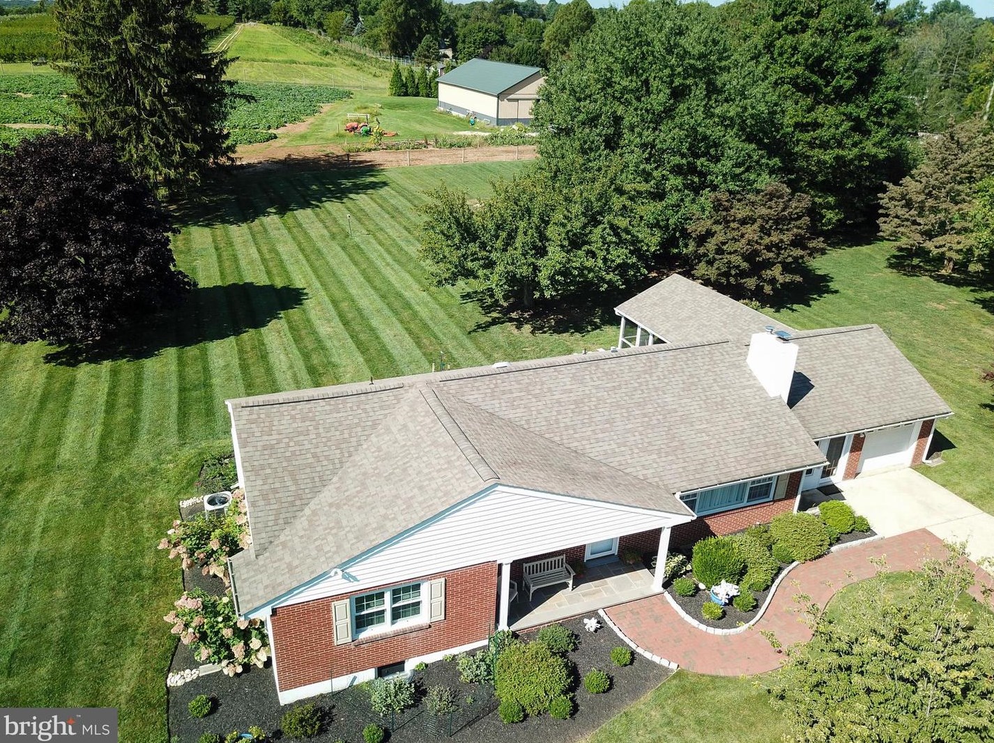 1580 Broadrun Rd, Downingtown PA  19335-3585 exterior