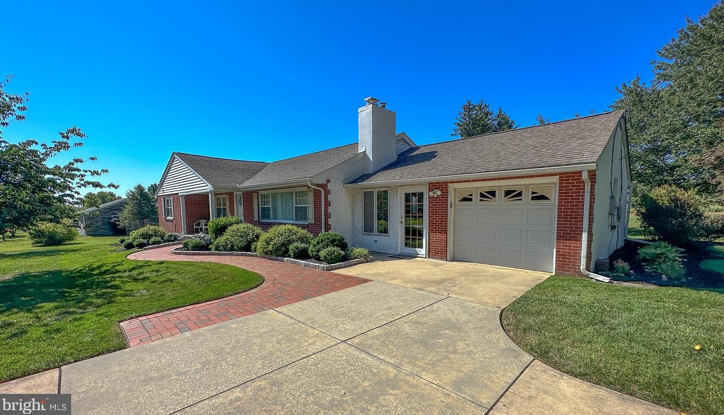 1580 Broadrun Rd, Downingtown PA  19335-3585 exterior