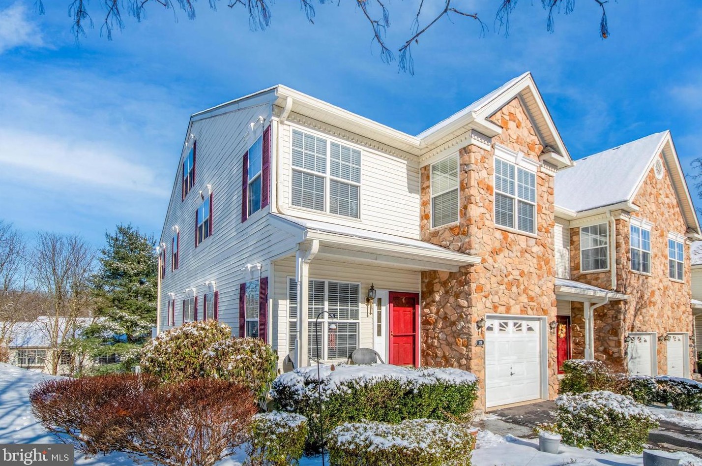 123 Fringetree Dr, West Chester, PA 19380-7334