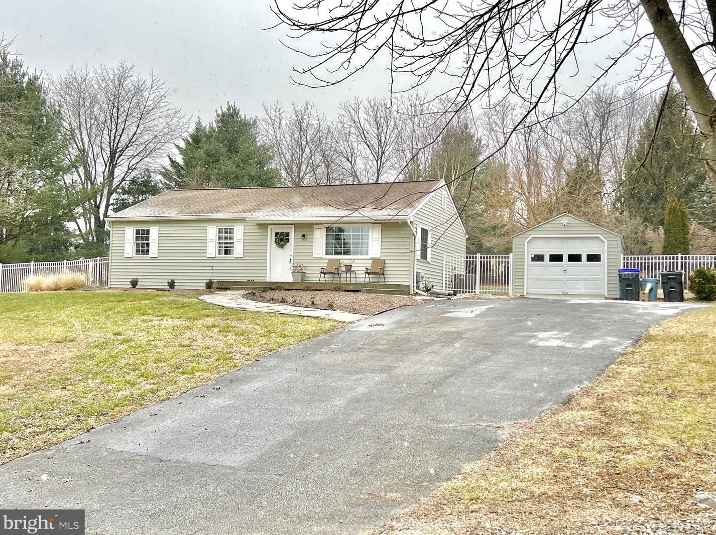 201 Horseshoe Ln, Coatesville, PA 19320