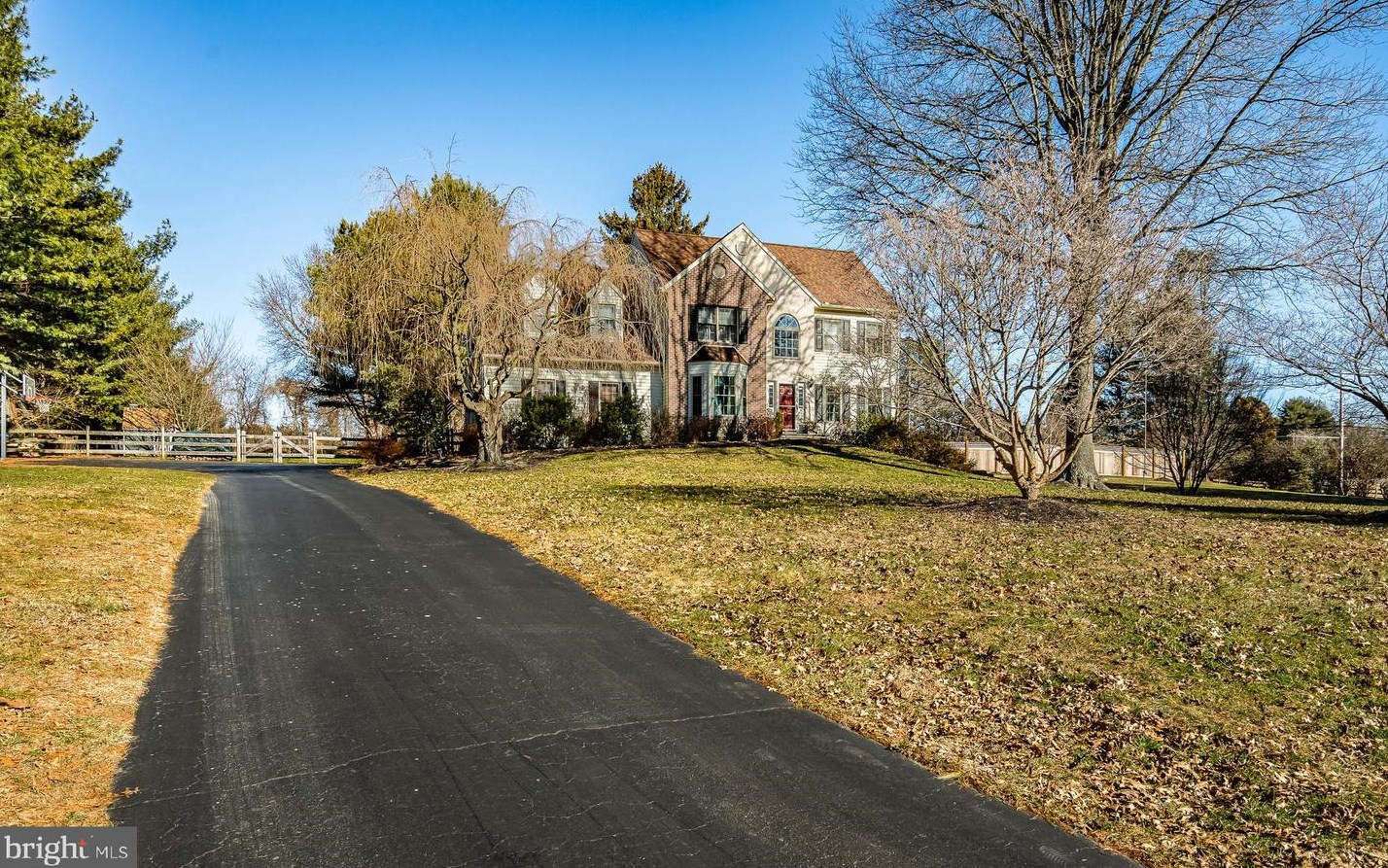 98 Aspen Dr, Downingtown, PA 19335-4603