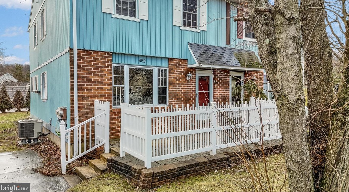 452 Delphi Ct, Downingtown, PA 19335