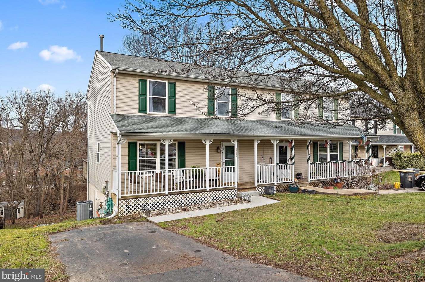 365 Donofrio Dr, Downingtown, PA 19335