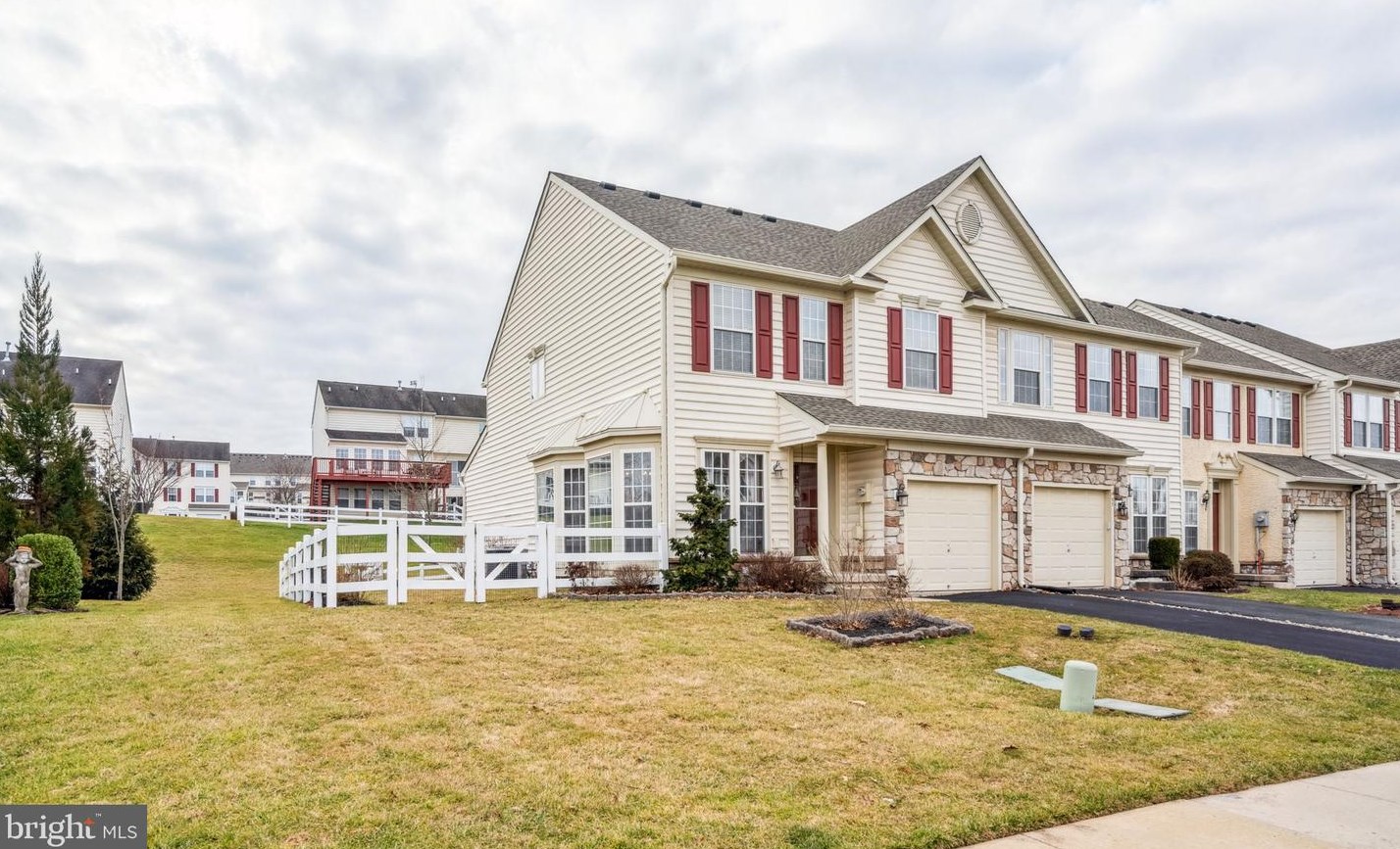59 N Savanna Dr, Pottstown, PA 19465