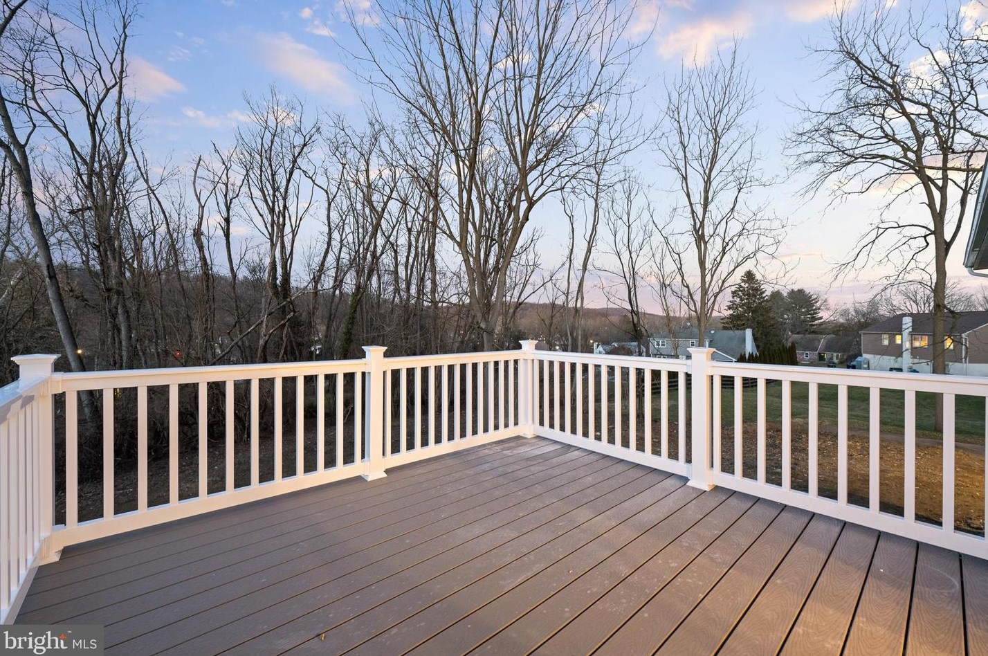 5 Marshall Cir, Downingtown PA  19335-2166 exterior
