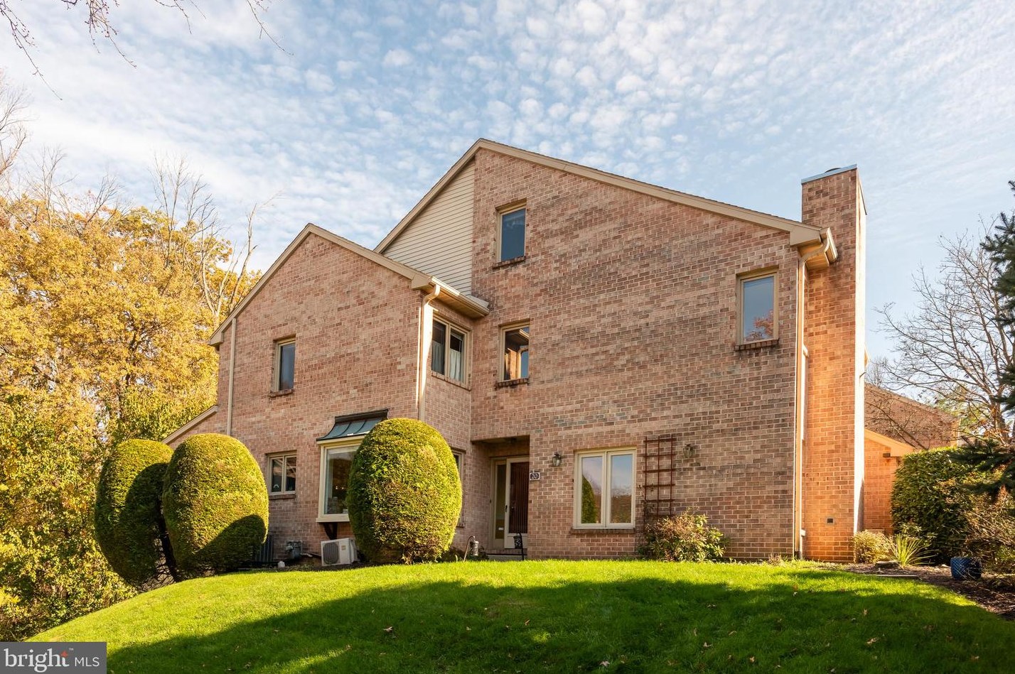 20 Militia Hill Dr, Wayne, PA 19087