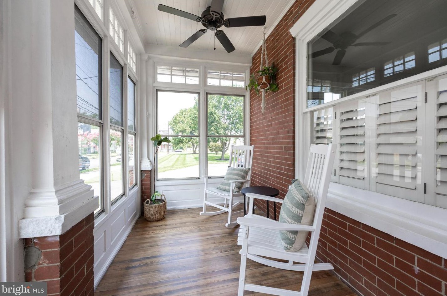 17 Chestnut St, Downingtown, PA 19335-3005